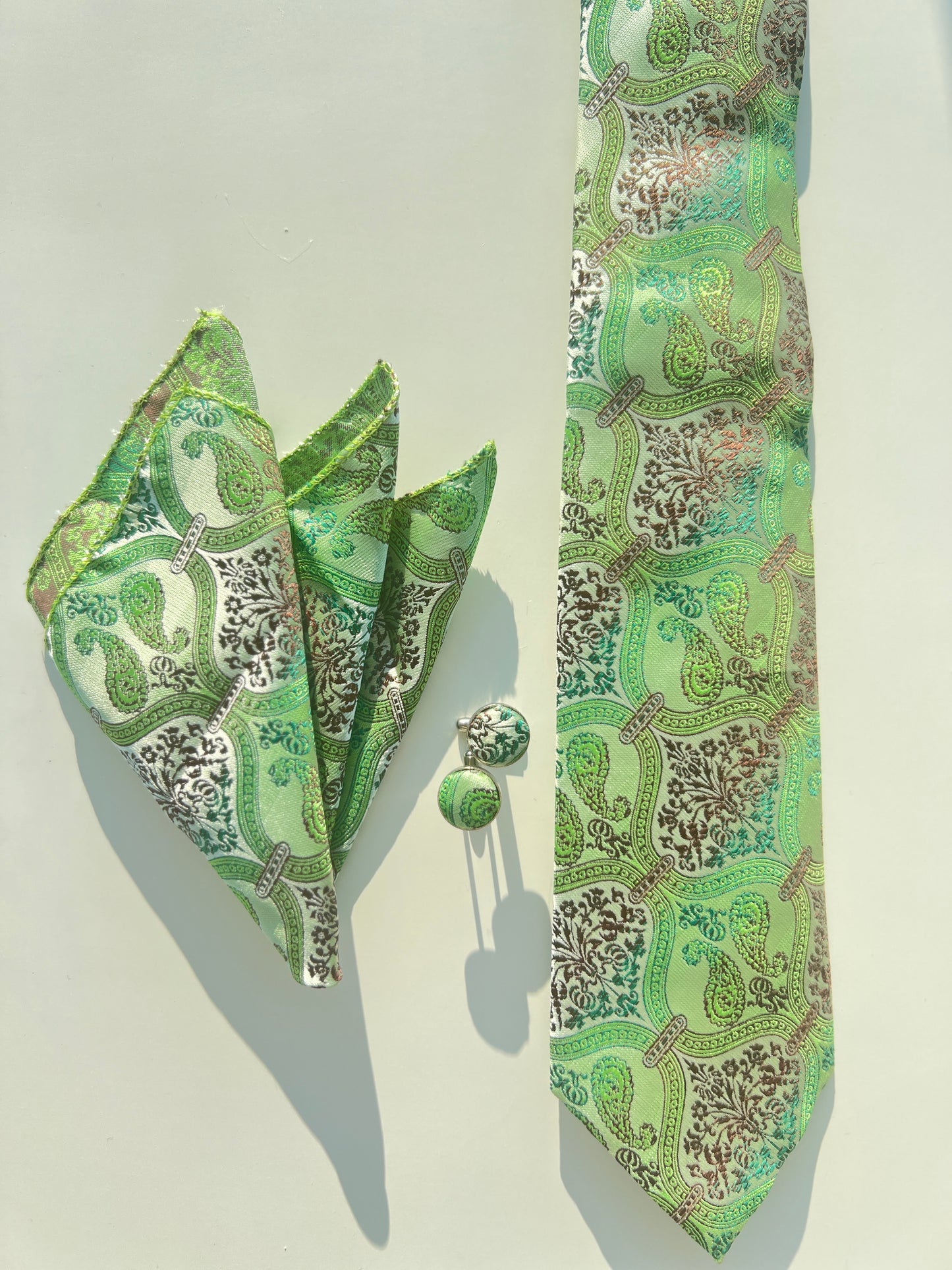 Elegant Green Paisley Silk Tie Set with Cufflinks and Pocket Square