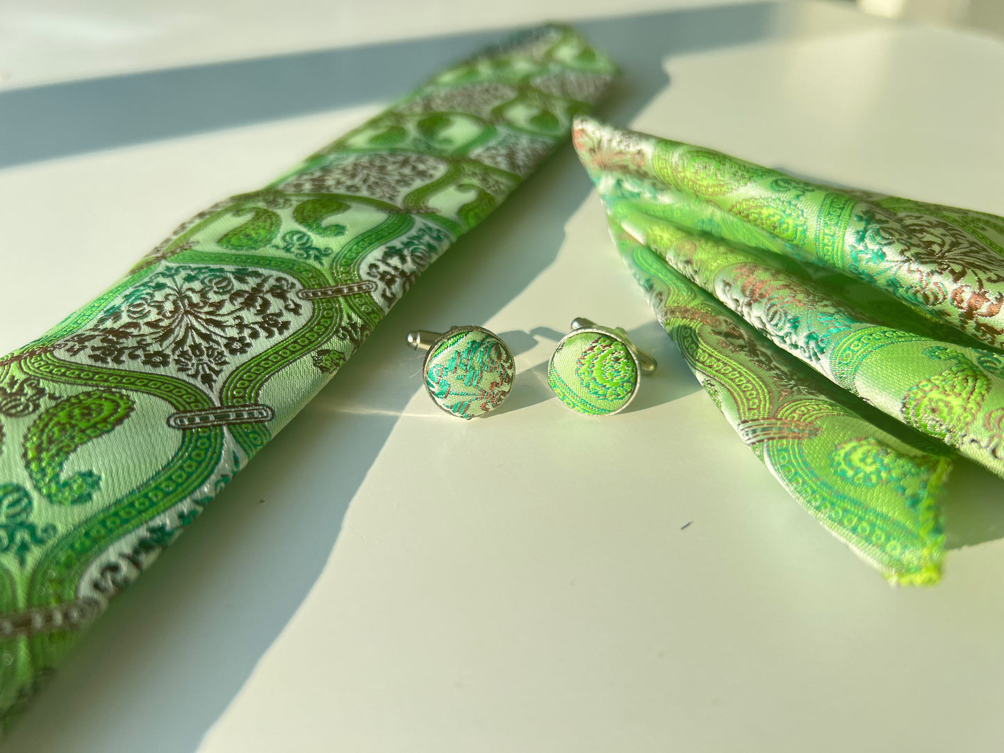 Elegant Green Paisley Silk Tie Set with Cufflinks and Pocket Square